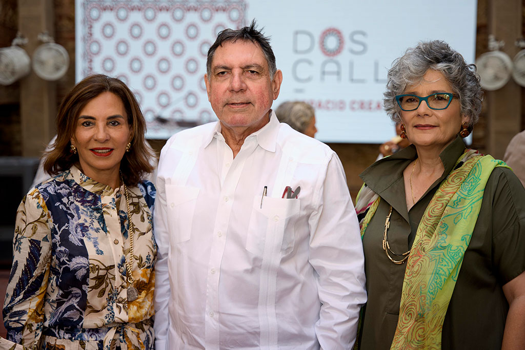 Haydée Kuret de Rainieri, Gamal Michelén and Lidia León at the Conexión LiLeón launch event in the Ruins of the San Nicolás de Bari Hospital.