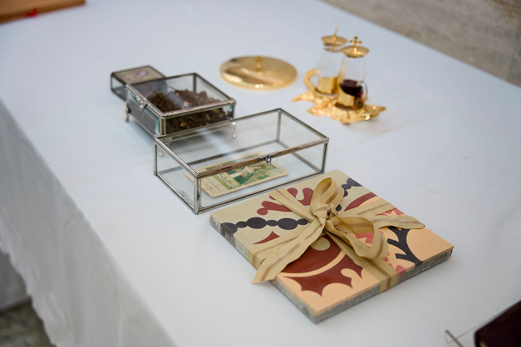 Offerings presented at the Conexión LiLeón thanksgiving mass in the Archdiocesan Sanctuary of Our Lady of Altagracia.